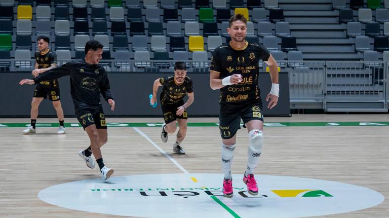 <i>Mati Rosa, Bynho, Dani Zurdo y Carlos Espíndola en un entrenamiento del curso pasado. / Jaén Paraíso Interior Fútbol Sala. </i>