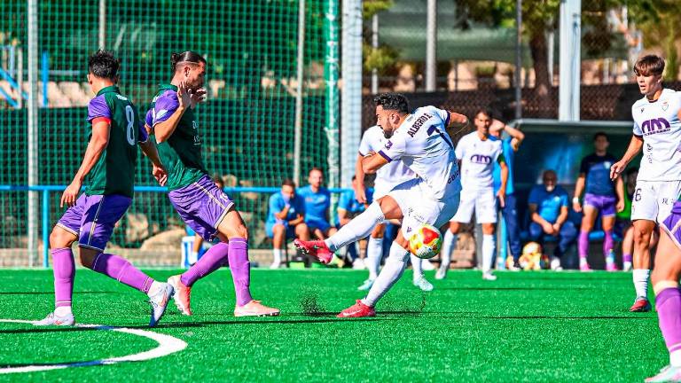 La Unión marca el 2-0 al Real Jaén al transformar Miguel un penalti