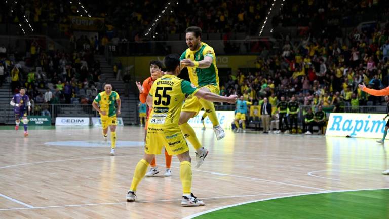 El Jaén Paraíso Interior resucita ante el Burela y acaricia el playoff (2-1)