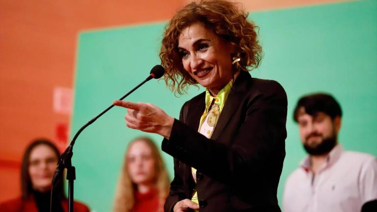 Montero será la única aspirante a liderar el PSOE-A una vez que Hierro retire su precandidatura