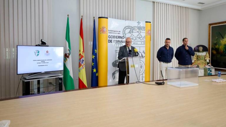 <i>Manuel Fernández presenta los dos torneos junto Javier Mañas y Rafael Ortega de Manuel.</i>