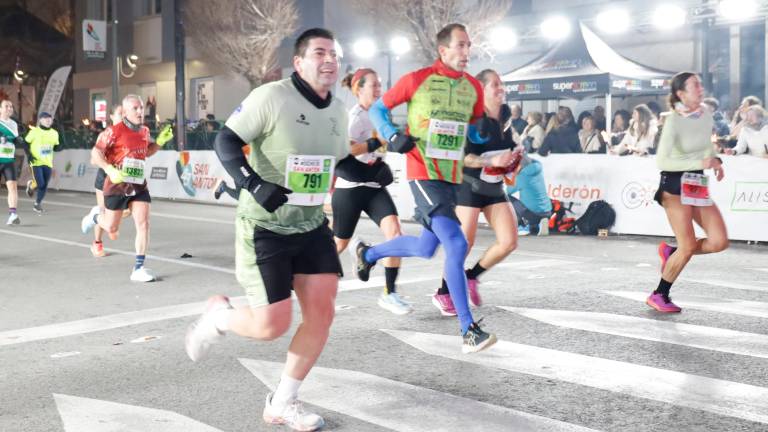 La emoción de los últimos metros de la Carrera de San Antón 2026, en imágenes