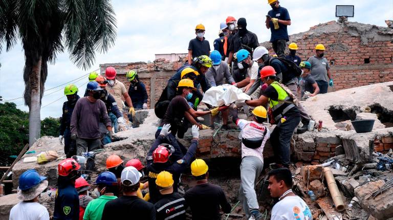 <i>Labores de rescate tras el terremoto de Colombia. / Europa Press. </i>