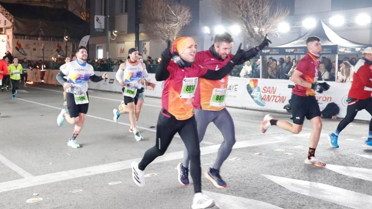 La emoción de los últimos metros de la Carrera de San Antón 2026, en imágenes