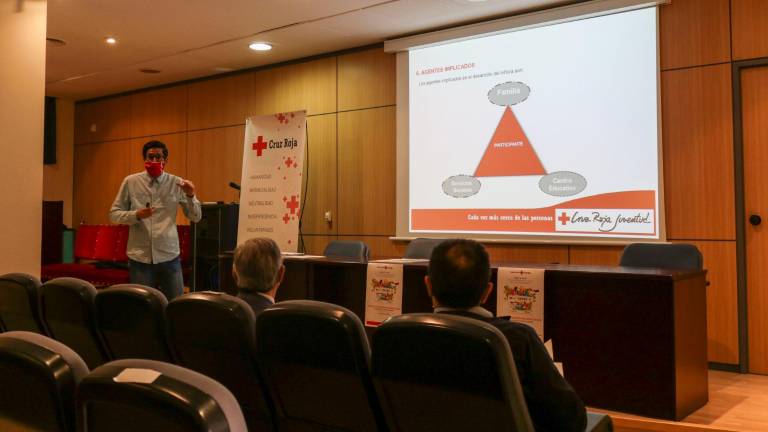 El Colegio de Farmacéuticos colabora con Cruz Roja en la campaña del Sorteo Oro
