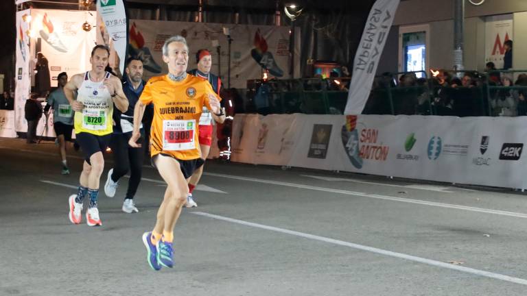 Reviva su llegada a la meta en la Carrera de San Antón 2026 con las mejores fotografías