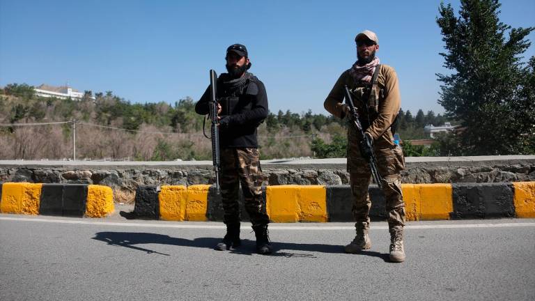 Afganistán afirma haber bombardeado “instalaciones militares” cercanas a Islamabad