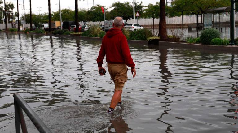 <i>Imagen de las lluvias en el Campo de Gibraltar que han dejado inundaciones en Algeciras. A 18 de octubre de 2026 en Algeciras. / Nono Rico / Europa Press.</i>