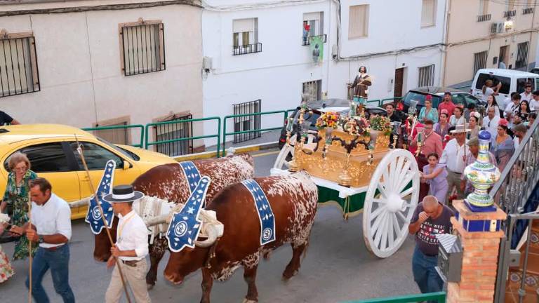 Procesión de San Isidro en la Bobadillo. 