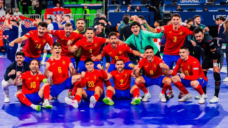 Los jugadores de la selección española celebran la clasificación para la final del Europeo. / RFEF.