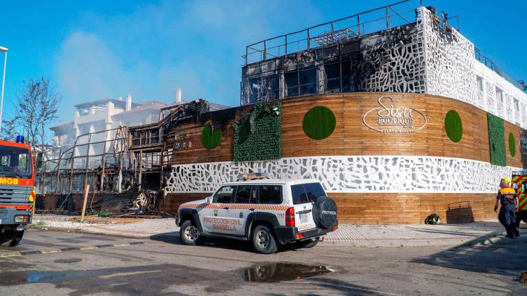 Un fallecido y casi una decena de heridos tras el incendio del hotel en Marbella