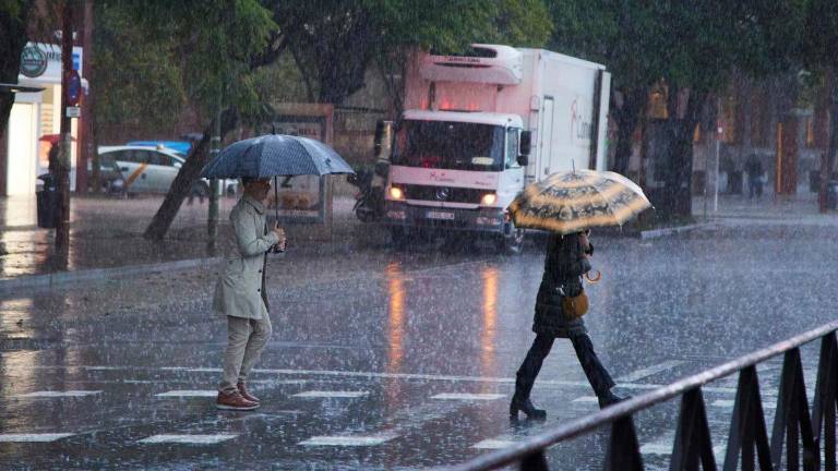 Aviso naranja por tormenta en Cádiz, Huelva, Sevilla y Málaga, y amarillo en Córdoba y Granada