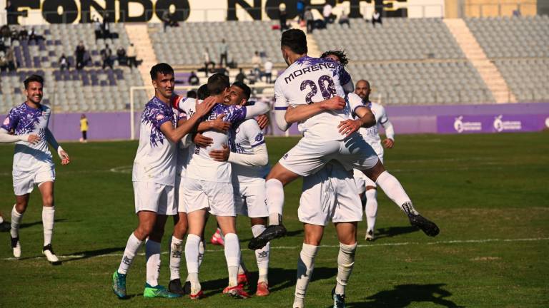 El Real Jaén vence al Torre del Mar y sale del descenso