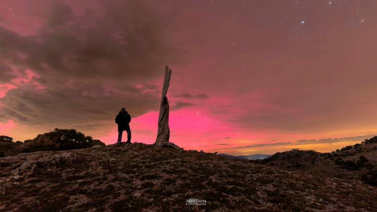 La espectacular aurora boreal desde los Campos de Hernán Pelea