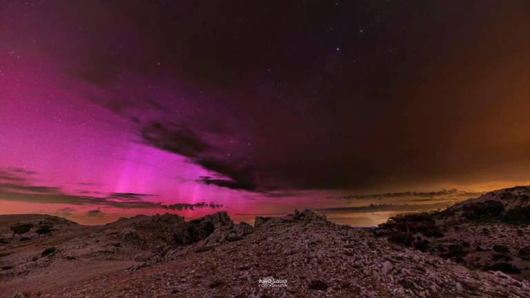 La espectacular aurora boreal desde los Campos de Hernán Pelea