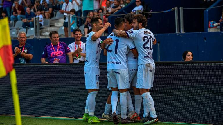 El Real Jaén se aferra al playoff con una victoria sufrida al final ante el Puente Genil (2-1)