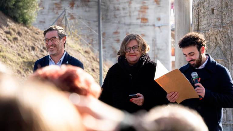 Huelma inaugura un nuevo monumento en homenaje a su historia y sus raíces