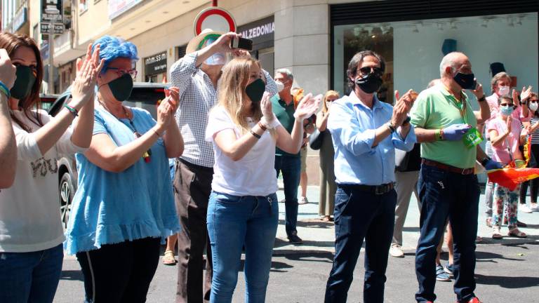 De banderas, vivas por España y el balín que no arruinó un claro éxito