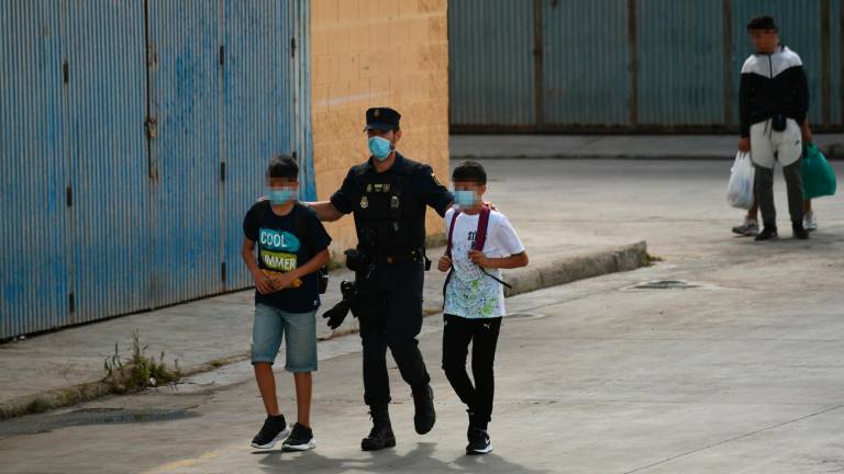 Ceuta recibe 4.400 llamadas desde Marruecos preguntando por niños