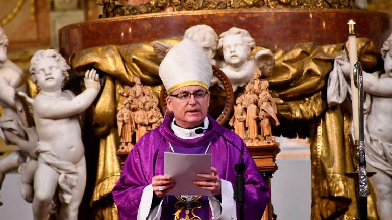 El obispo de Jaén, Sebastián Chico Martínez, en el funeral por el papa Francisco.