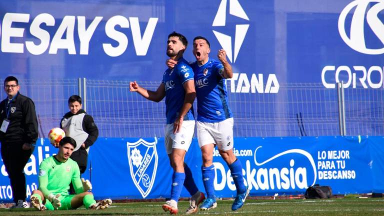 El Linares Deportivo logra una meritoria victoria en el debut de Miguel de la Fuente (3-1)
