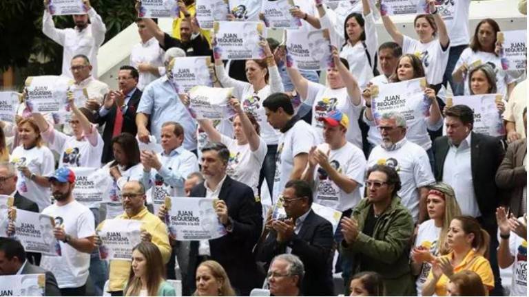 La familia del diputado venezolano Juan Requesens anuncia su excarcelación