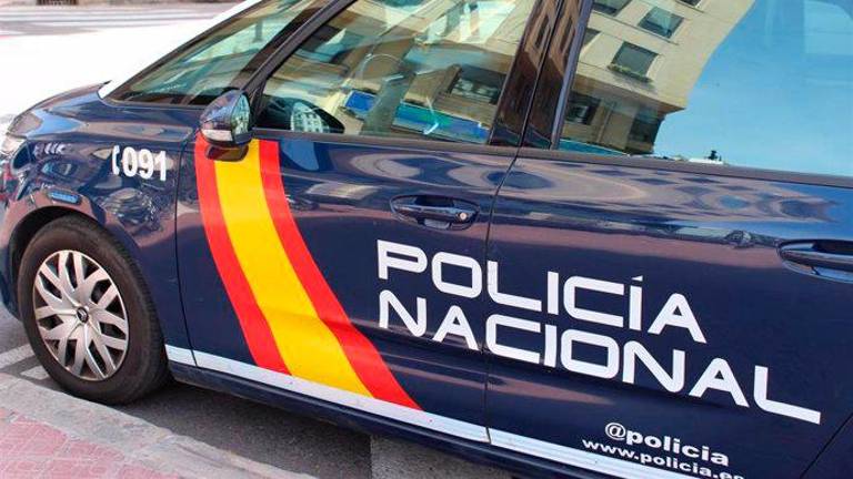 Detienen al padre de acogida del menor que murió encerrado en un coche en Linares