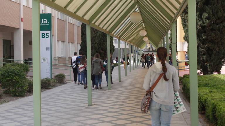 La UJA decreta un día de luto por las dos adolescentes fallecidas