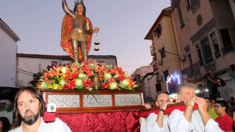 San Miguel reina en la recta final de las celebraciones de El Llanete, en Martos
