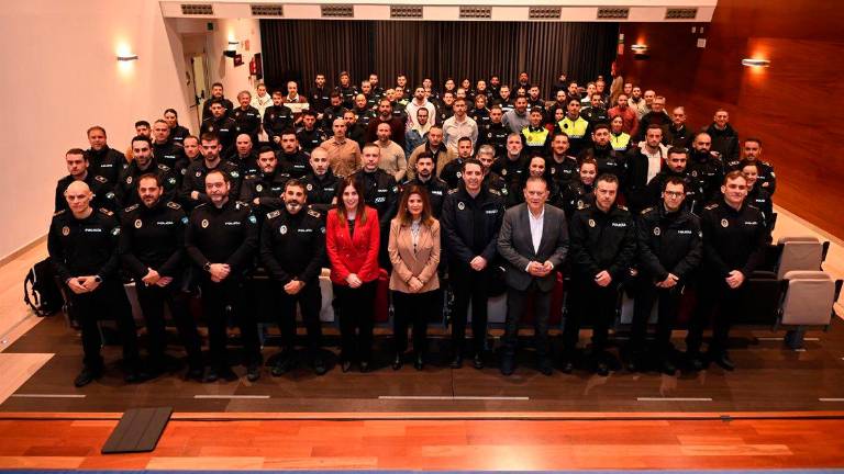 Un centenar de policías locales participan en Linares en una jornada sobre vehículos de movilidad personal