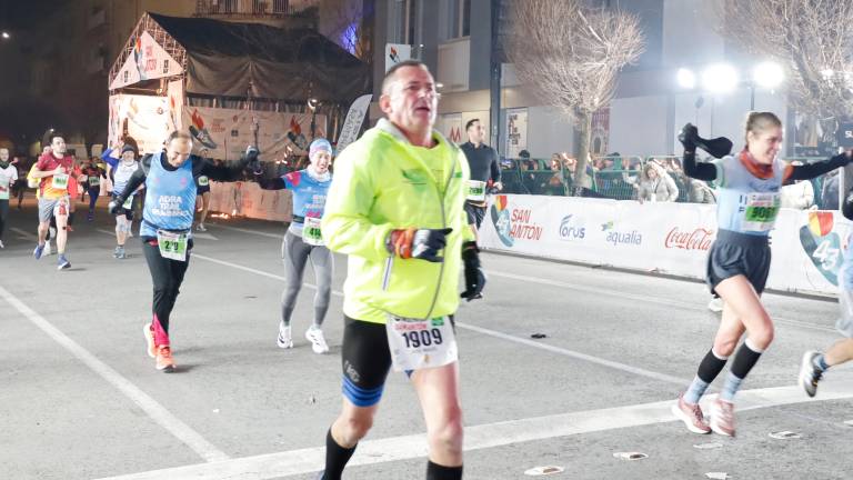 La emoción de los últimos metros de la Carrera de San Antón 2026, en imágenes