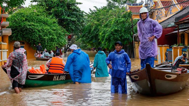 Al menos 24 muertos tras las lluvias torrenciales que azotan el centro de Vietnam