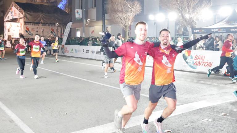 Reviva su llegada a la meta en la Carrera de San Antón 2026 con las mejores fotografías