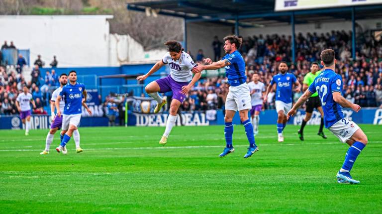 <i>Marcos Siverio y Rafa Ortiz, en el último derbi disputado el 8 de marzo de este año. / Real Jaén. </i>