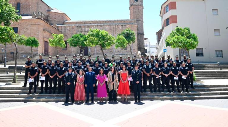 <i>Foto de familia de los nuevos agentes. / Europa Press. </i>