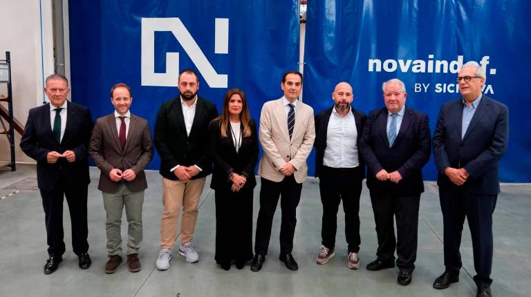 <i>José Antonio Nieto visita Linares, acompañado por la alcaldesa, Auxi del Olmo, Erik Domínuguez y Javier Carazo. / Junta de Andalucía.</i>