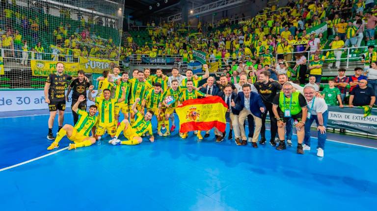 <i>Celebración del Jaén Paraíso Interior tras ganar al Barça en las semifinales de la Copa del Rey. </i>