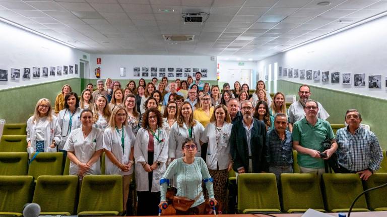 <i>Entrega los certificados de participación. / Junta de Andalucía.</i>