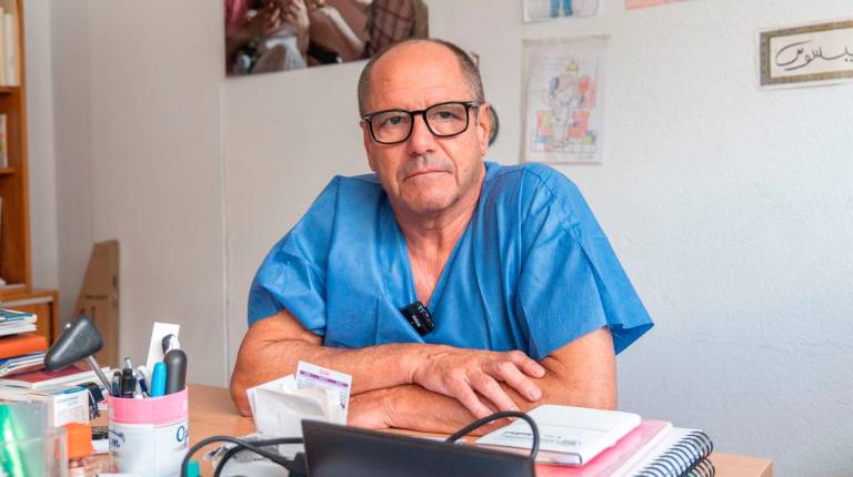 <i>Jefe de Servicio de Pediatría, Jesús de la Cruz. / Junta de Andalucía. </i>