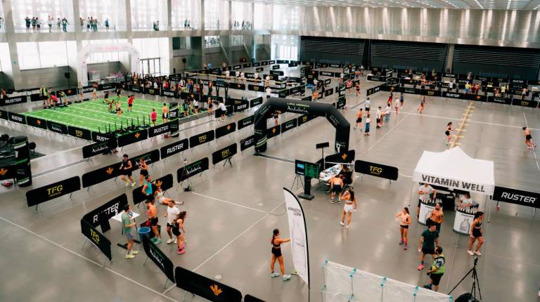 <i>Vista panorámica de las instalaciones durante la competición de la Liga Híbrida Andalucía en el Palacio de Deportes Olivo Arena de Jaén. / Ruster. </i>