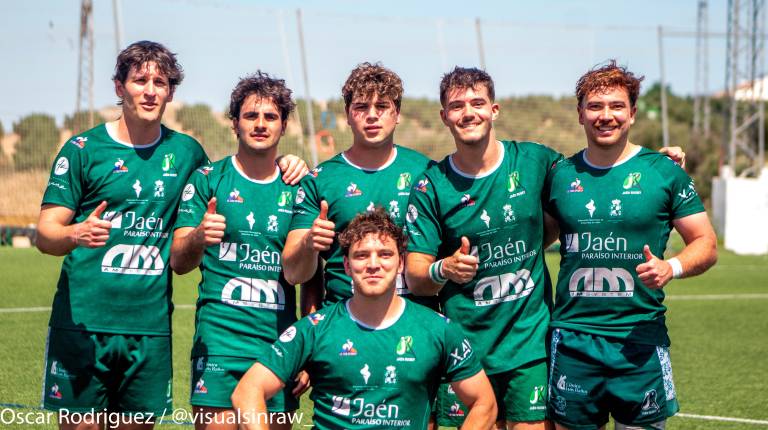 <i>Fran Víbora, Manu González, Álvaro Juárez, Mario Cano, Gabri López y, agachado, Javier López. / Fotografías: Óscar Rodríguez.</i>