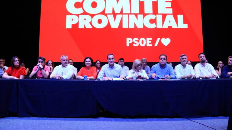 <i>Ana Fernández, José Alberto Rodríguez, Antonio Morales, Isabel Uceda, Juan Latorre, Antonia Olivares, Víctor Torres, José Luis Agea y Juan Francisco Lozano. </i>