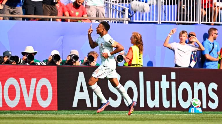 <i>Mbappe celebra el triunfo de la selección francesa.</i>