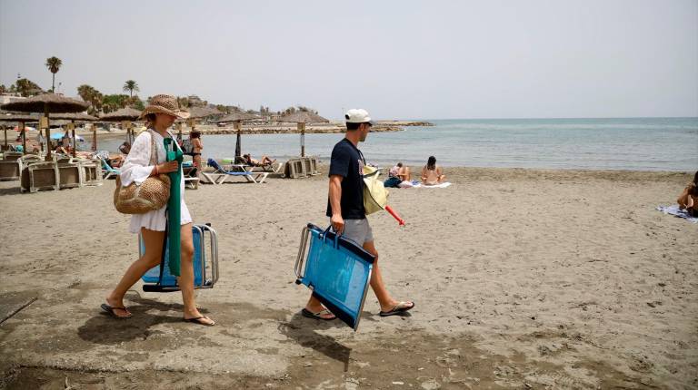 <i>Imagen de la playa de Pedregalejo de Málaga. / Álex Zea / Europa Press.</i>