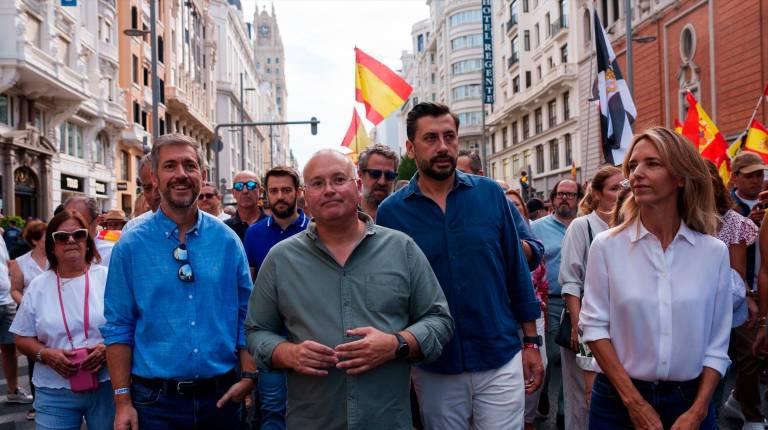 <i>El secretario general del PP, Miguel Tellado durante la manifestación en apoyo a Ceuta. / Marias Chiofalo / Euroap Press.</i>