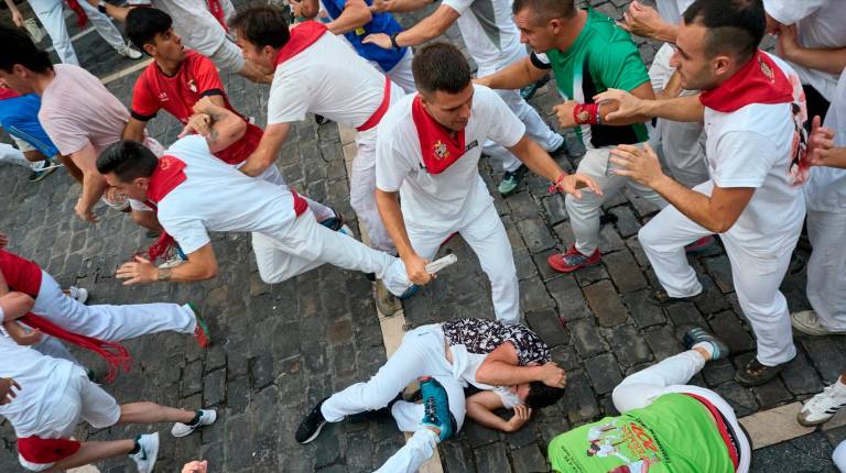 <i>Segundo encierro de los Sanfermines de 2026. / Eduardo Sanz / Europa Press.</i>