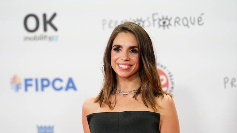 <i>La actriz Elena Furiase, en la alfombra roja de premios. / Europa Press.</i>