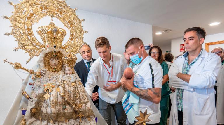 <i>La Virgen de la Capilla dentro del Hospital Universitario de la capital. / Ana Lechuga / Diario JAÉN</i>