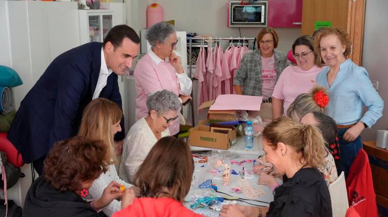 <i>Visita de Juan Latorre a Ajicam. / Diputación de Jaén. </i>