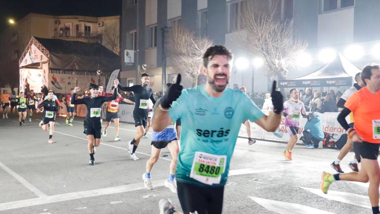 La emoción de los últimos metros de la Carrera de San Antón 2026, en imágenes